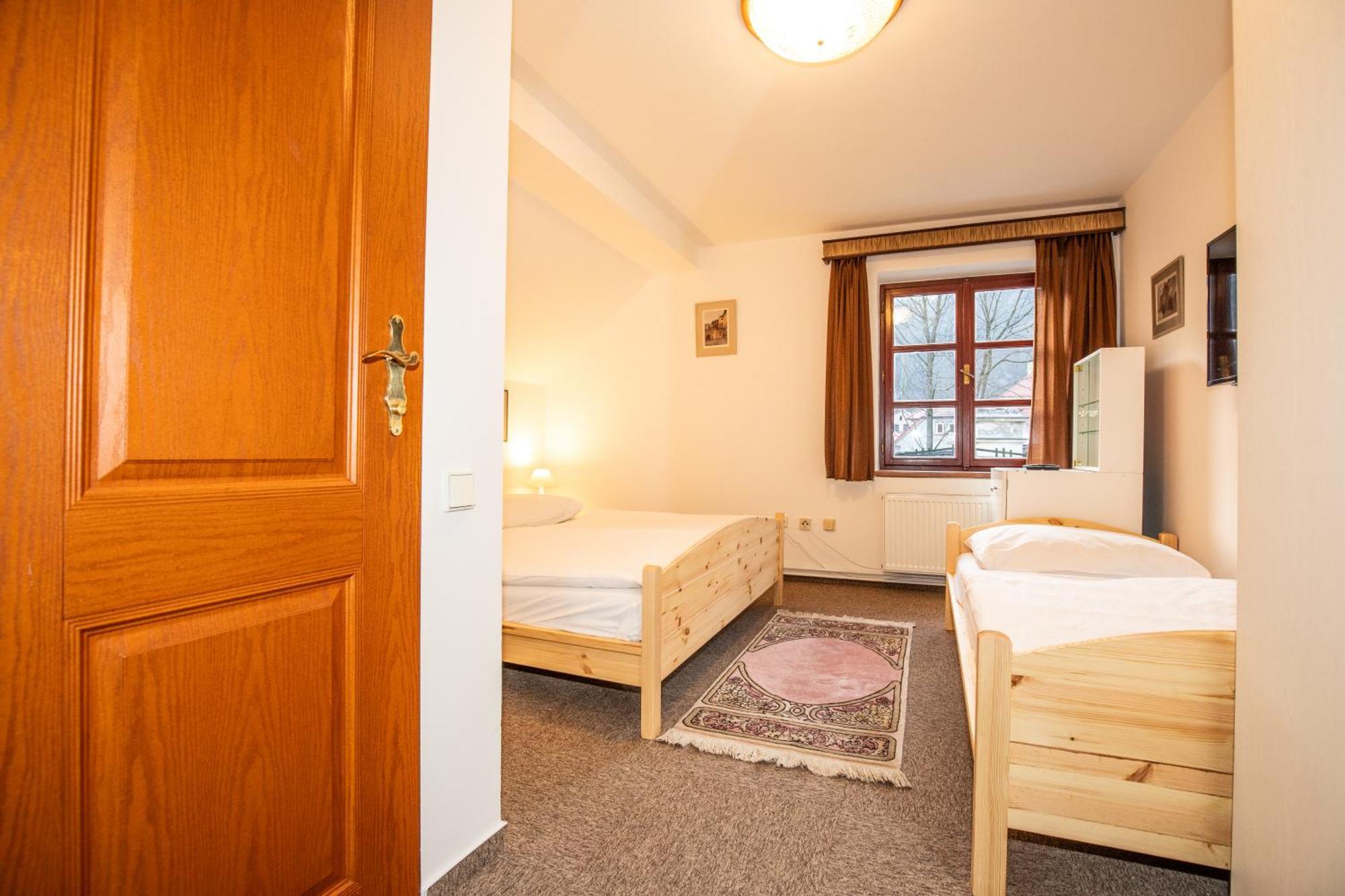 Resort U Jelena Křivoklát Rom bilde