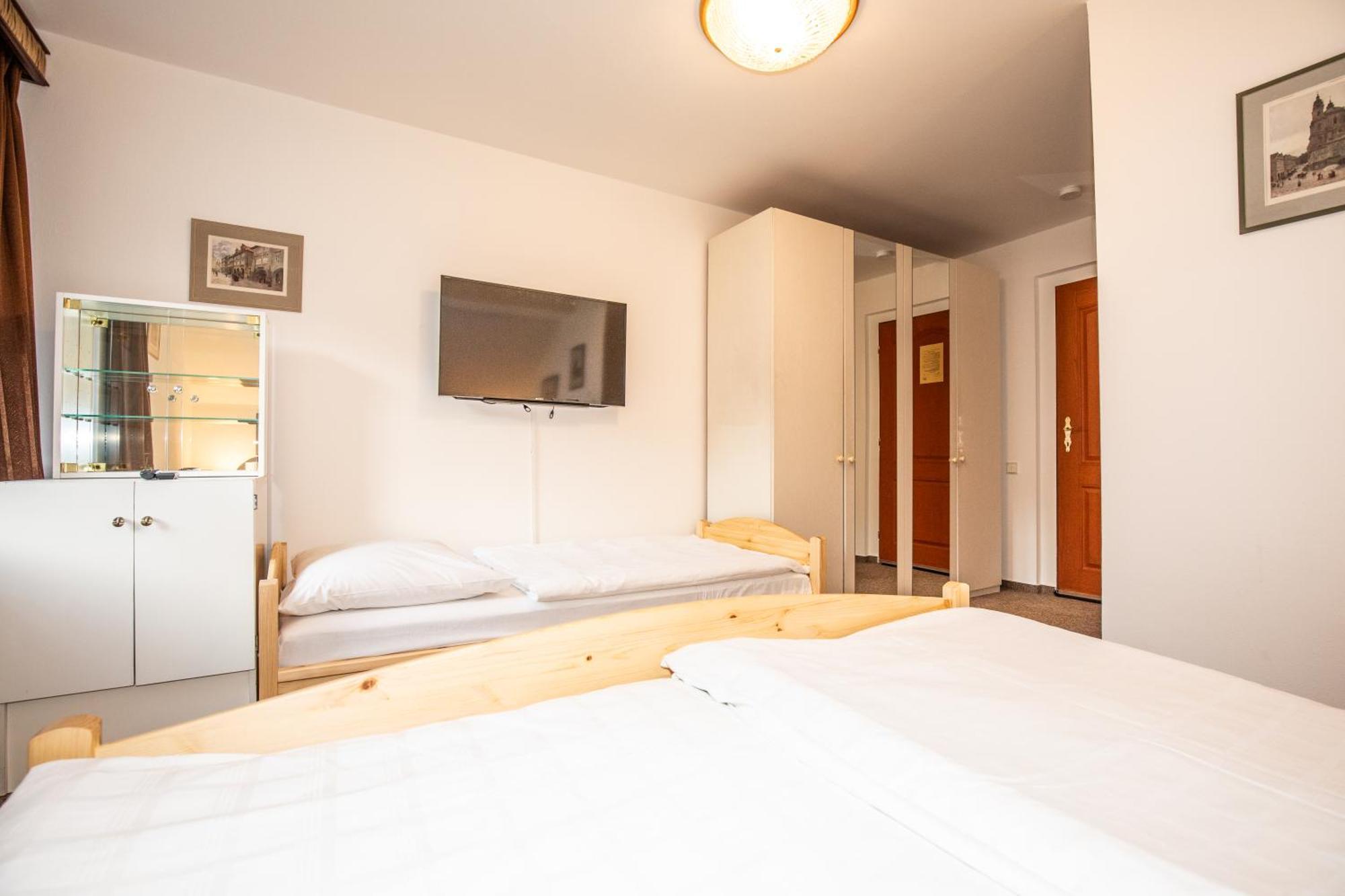 Resort U Jelena Křivoklát Rom bilde