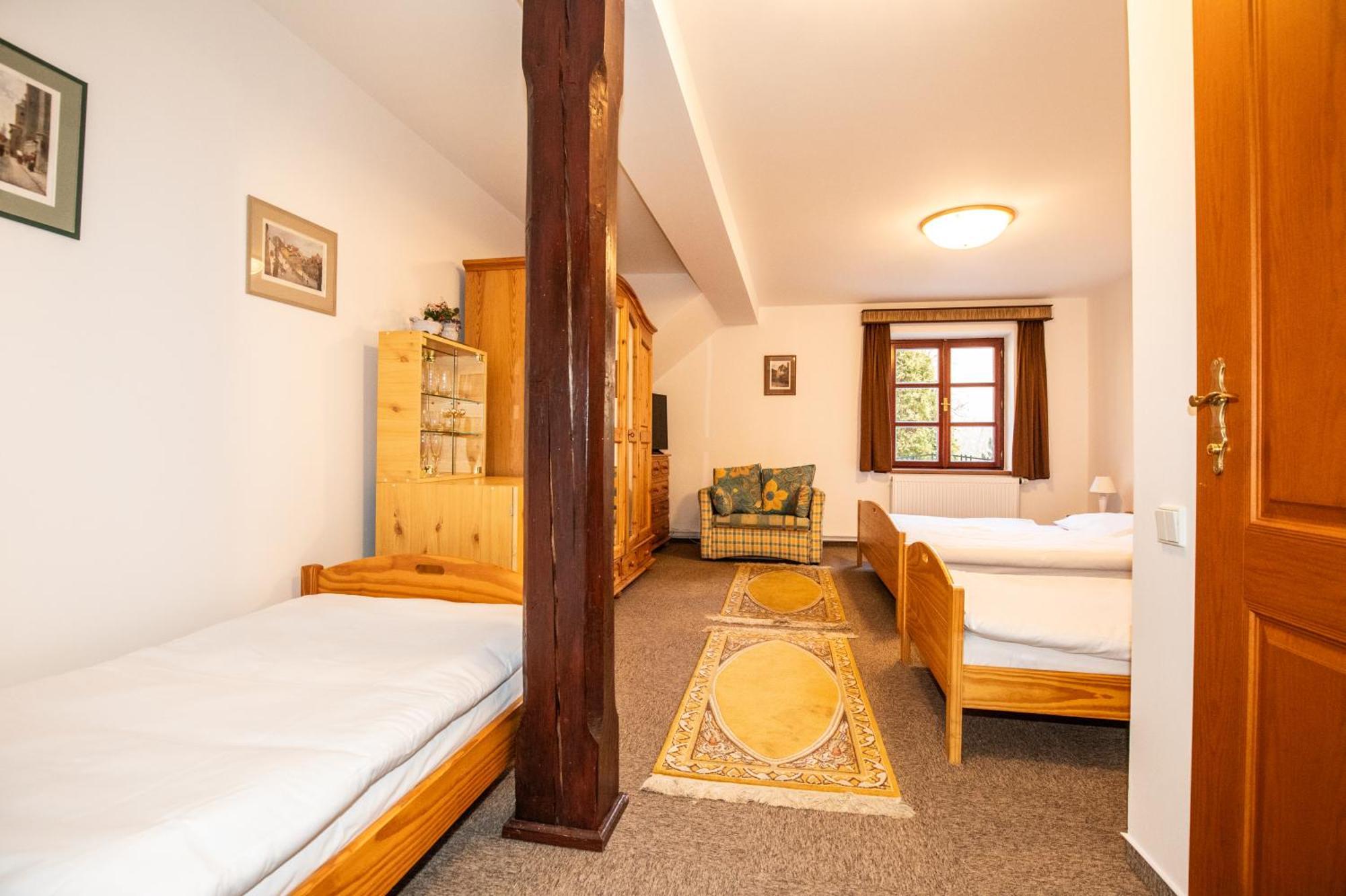 Resort U Jelena Křivoklát Rom bilde