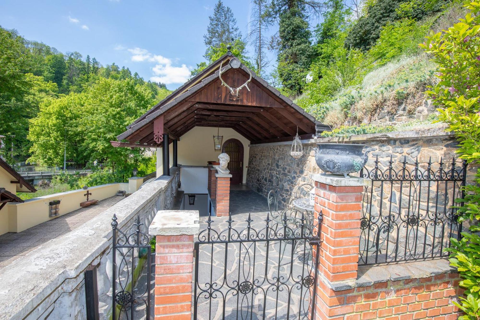 Resort U Jelena Křivoklát Eksteriør bilde