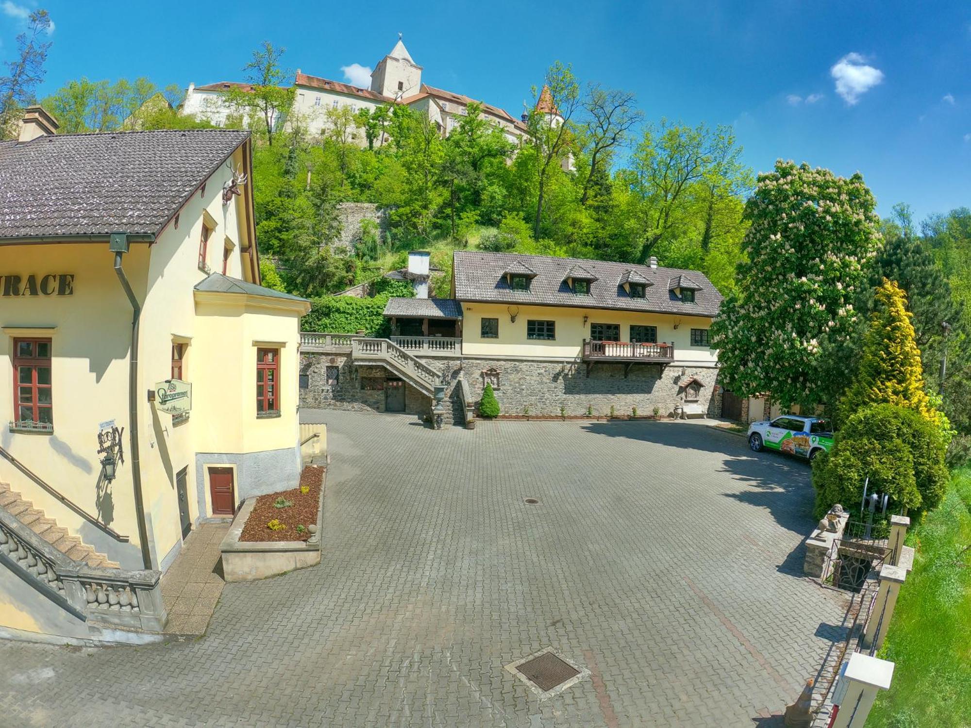Resort U Jelena Křivoklát Eksteriør bilde