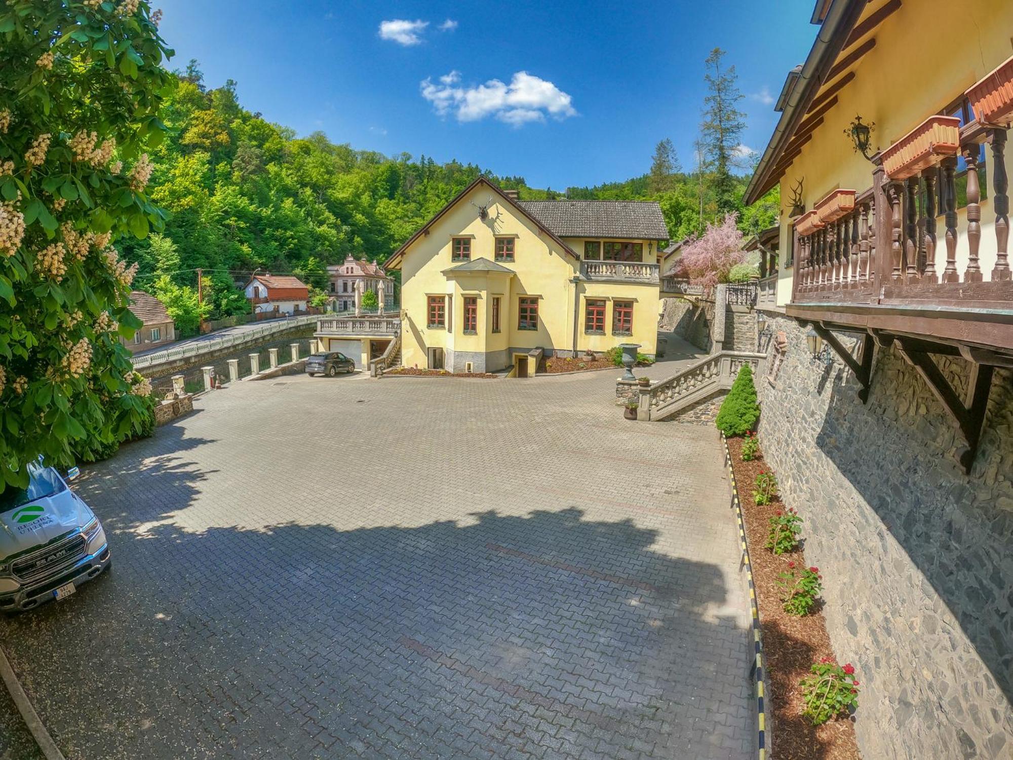 Resort U Jelena Křivoklát Eksteriør bilde