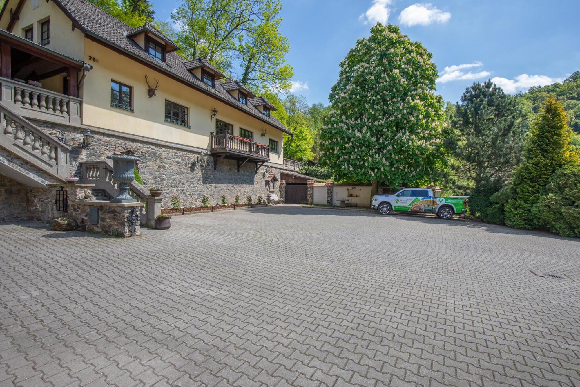 Resort U Jelena Křivoklát Eksteriør bilde